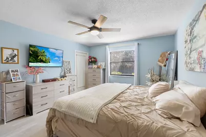 1270 SE Parkview Place #B5, Stuart, FL 34994 - Photo 10