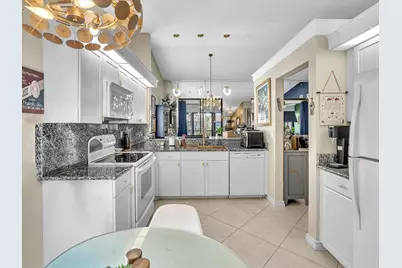 10215 N Circle Lake Drive #201, Boynton Beach, FL 33437 - Photo 8