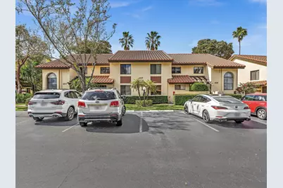 10215 N Circle Lake Drive #201, Boynton Beach, FL 33437 - Photo 2