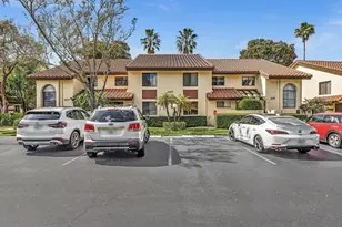 10215 N Circle Lake Dr, Boynton Beach, FL 33437 - Photo 2