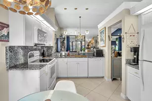 10215 N Circle Lake Dr, Boynton Beach, FL 33437 - Photo 8