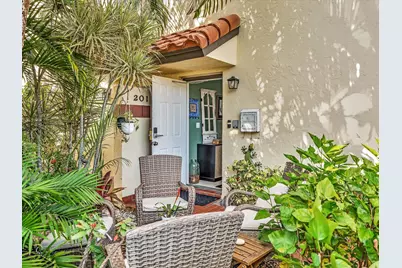 10215 N Circle Lake Drive #201, Boynton Beach, FL 33437 - Photo 4