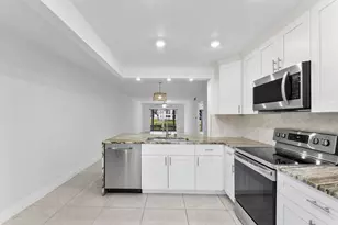 1037 Guildford C, Boca Raton, FL 33434 - Photo 8