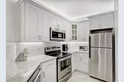 500 Uno Lago Drive #402, Juno Beach, FL 33408 - Photo 2