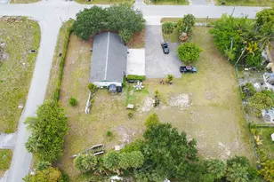 4647 Marguerita St, West Palm Beach, FL 33417 - Photo 2