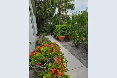 1305 NW 29th Avenue #D, Delray Beach, FL 33445 - Photo 2