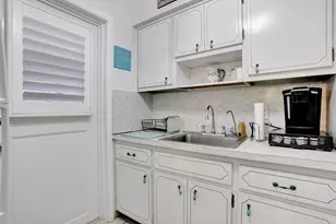 2131 NE 42nd Ct, Pompano Beach, FL 33064 - Photo 8