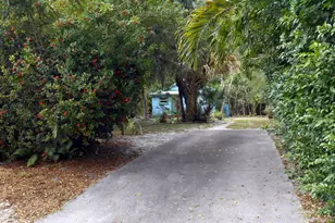 1217 S M St, Lake Worth Beach, FL 33460 - Photo 2