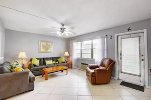 262 Windsor L, West Palm Beach, FL 33417 - Photo 2