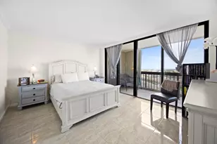 2425 Presidential Way, West Palm Beach, FL 33401 - Photo 20