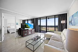 2425 Presidential Way, West Palm Beach, FL 33401 - Photo 1