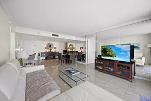 2425 Presidential Way, West Palm Beach, FL 33401 - Photo 10