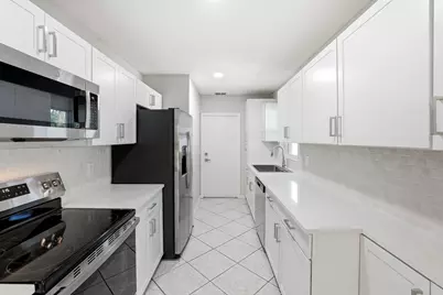 301 Wilma Circle, West Palm Beach, FL 33404 - Photo 8