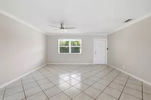 301 Wilma Cir, West Palm Beach, FL 33404 - Photo 4