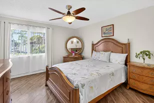 321 Knotty Pine Cir, Greenacres, FL 33463 - Photo 18