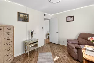 321 Knotty Pine Cir, Greenacres, FL 33463 - Photo 18