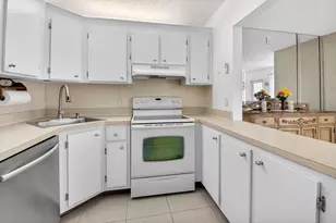 321 Knotty Pine Cir, Greenacres, FL 33463 - Photo 12