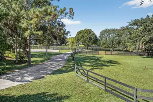 852 Cindy Dr, Wellington, FL 33414 - Photo 10