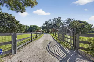 852 Cindy Dr, Wellington, FL 33414 - Photo 2