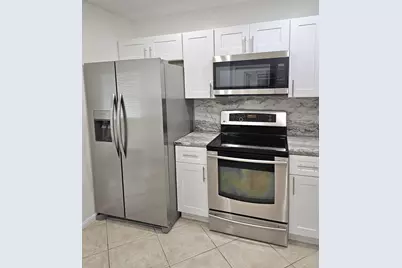 12191 Broadleaf Court, Wellington, FL 33414 - Photo 4