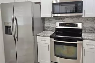 12191 Broadleaf Ct, Wellington, FL 33414 - Photo 4