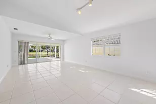 699 Hudson Bay Dr, Palm Beach Gardens, FL 33410 - Photo 12