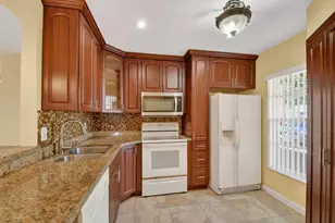 374 Bennington Ln, Lake Worth, FL 33467 - Photo 2