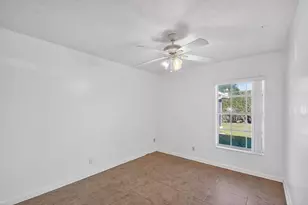 374 Bennington Ln, Lake Worth, FL 33467 - Photo 8