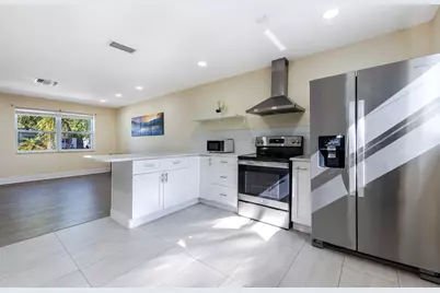 3914 Serubi Avenue, Palm Springs, FL 33461 - Photo 10