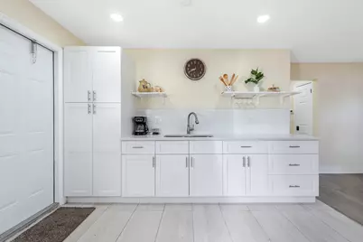 3914 Serubi Avenue, Palm Springs, FL 33461 - Photo 8