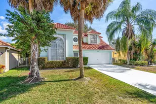 2746 Linkside Dr, Wellington, FL 33414 - Photo 2