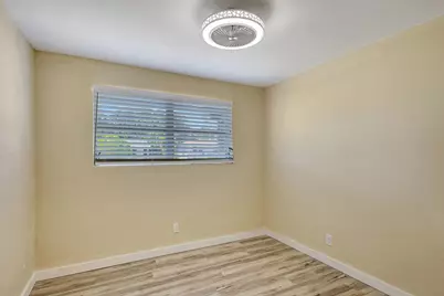 140 W 31st Court, West Palm Beach, FL 33404 - Photo 18