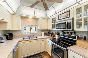 2950 SE Ocean Blvd, Stuart, FL 34996 - Photo 10