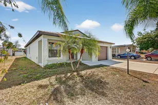 7 Aragon Ln, Port Saint Lucie, FL 34952 - Photo 2