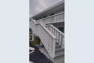 2004 Lake Osborne Drive #17, Lake Worth, FL 33461 - Photo 4