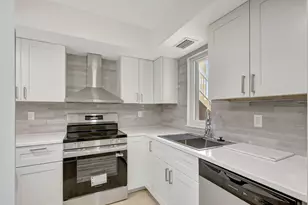 1538 SE Royal Green Cir, Port Saint Lucie, FL 34952 - Photo 1