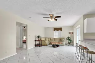105 Sunflower Cir, West Palm Beach, FL 33411 - Photo 16