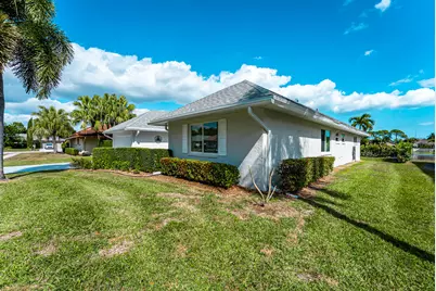 10370 Greentrail Drive N, Boynton Beach, FL 33436 - Photo 4