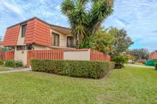 3785 Victoria Dr, West Palm Beach, FL 33406 - Photo 2