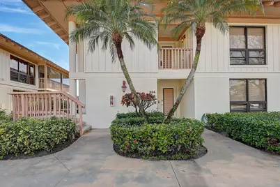 334 Brackenwood Circle, Palm Beach Gardens, FL 33418 - Photo 2
