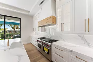 24 Leeward Cir, Tequesta, FL 33469 - Photo 10