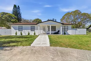 695 Dixie Ln, West Palm Beach, FL 33415 - Photo 2