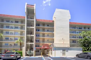 3951 Via Poinciana, Lake Worth Beach, FL 33467 - Photo 2