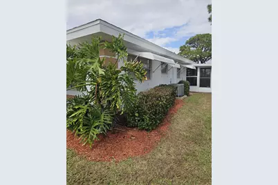 1212 Lakes End Drive #D, Fort Pierce, FL 34982 - Photo 4