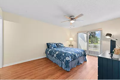 8515 Lake Point Court, Lake Worth, FL 33467 - Photo 12