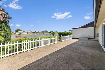 8515 Lake Point Court, Lake Worth, FL 33467 - Photo 22