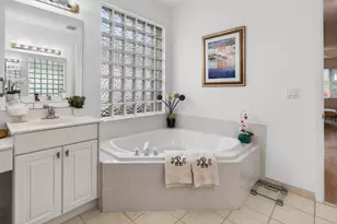 2320 Sapphire Cir, West Palm Beach, FL 33411 - Photo 36