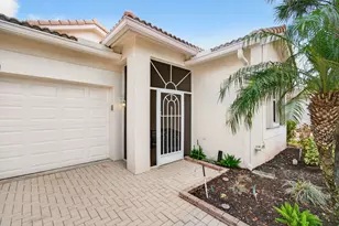 2320 Sapphire Cir, West Palm Beach, FL 33411 - Photo 2