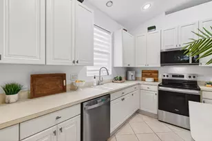 2320 Sapphire Cir, West Palm Beach, FL 33411 - Photo 18