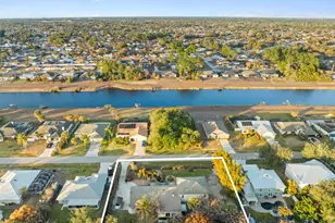 916 SW Abingdon Ave, Port Saint Lucie, FL 34953 - Photo 12